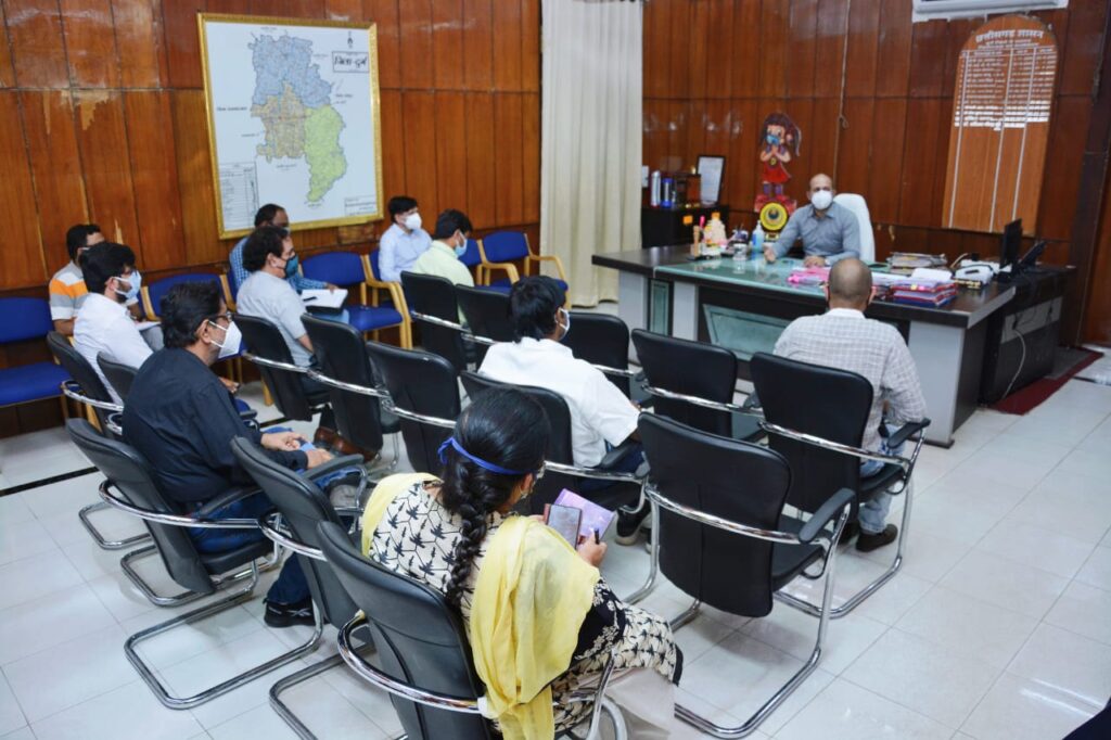 मरीजों के परिजनों को काउंसिलिंग के माध्यम से मिलती रहे जानकारी,कलेक्टर