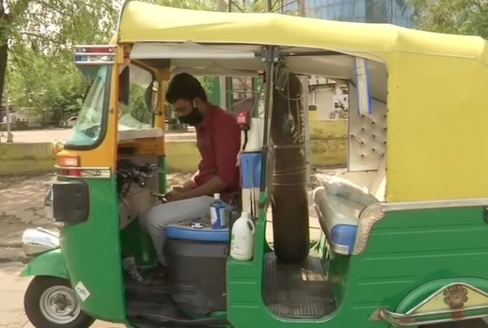 मुफ्त में मरीजों को पहुॅंचा रहा अस्पताल ऑटो चालक