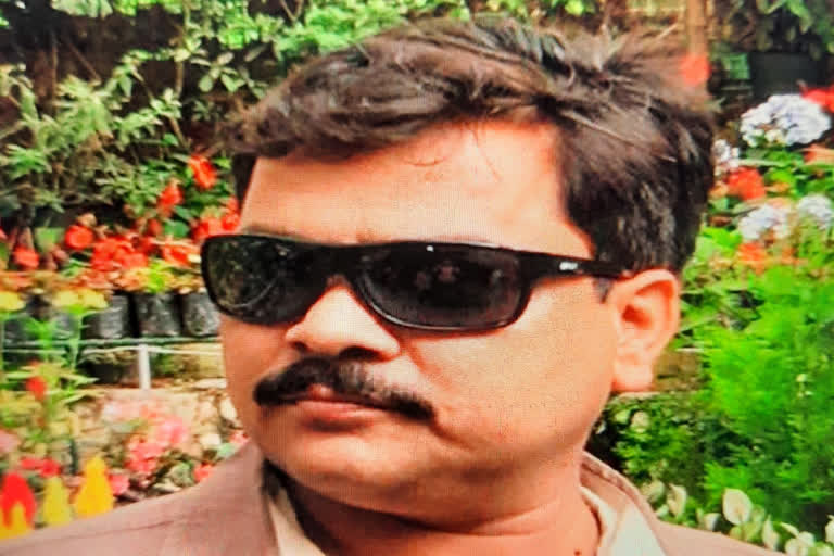 GST असिस्टेंट कमिश्नर संजय शुक्ला ने खुद को मारी गोली