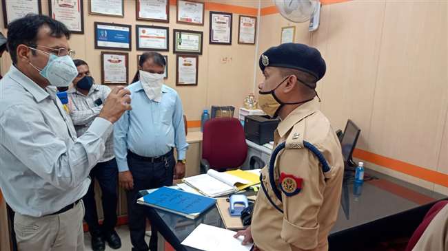 मास्क न लगाने पर विवाद, बैंक के गार्ड ने ग्राहक को मारी गोली