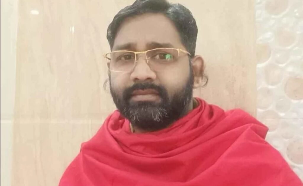 शादी वाला बाबा कभी मौलवी तो कभी बन जाता है तांत्रिक