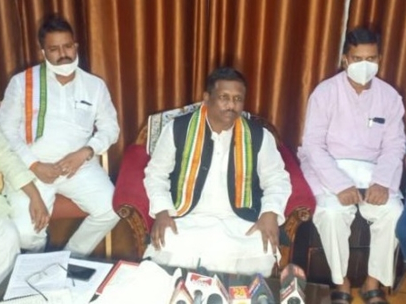 विधायक काफिले पर हमले, जनपद उपाध्यक्ष सहित 3 आरोपियों को किया गिरफ्तार