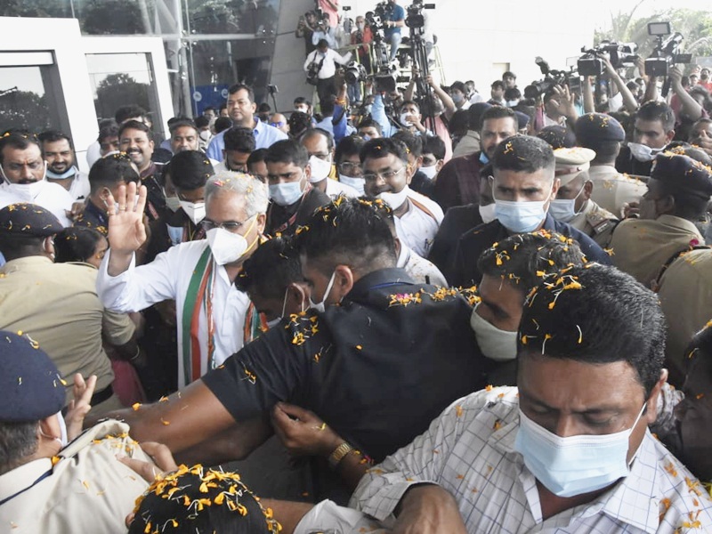 मुख्यमंत्री बघेल -आलाकमान कहेगा जिस दिन पद से हट जाऊंगा