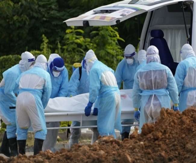 कोरोना का कहर, एक दिन में 15 सौ से ज्यादा की मौत, डेढ़ लाख से ज्यादा मामले आए