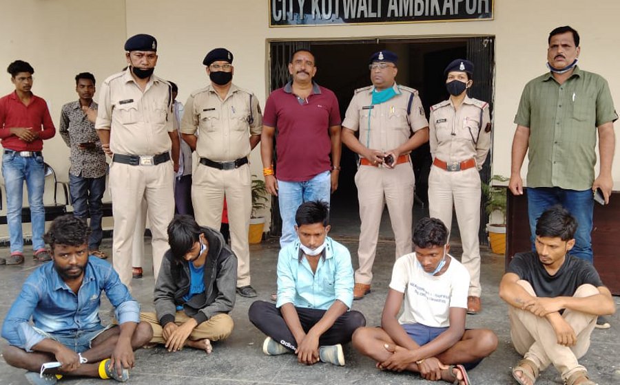 स्कॉर्पियो से आकर व्यवसायी के घर चोरी