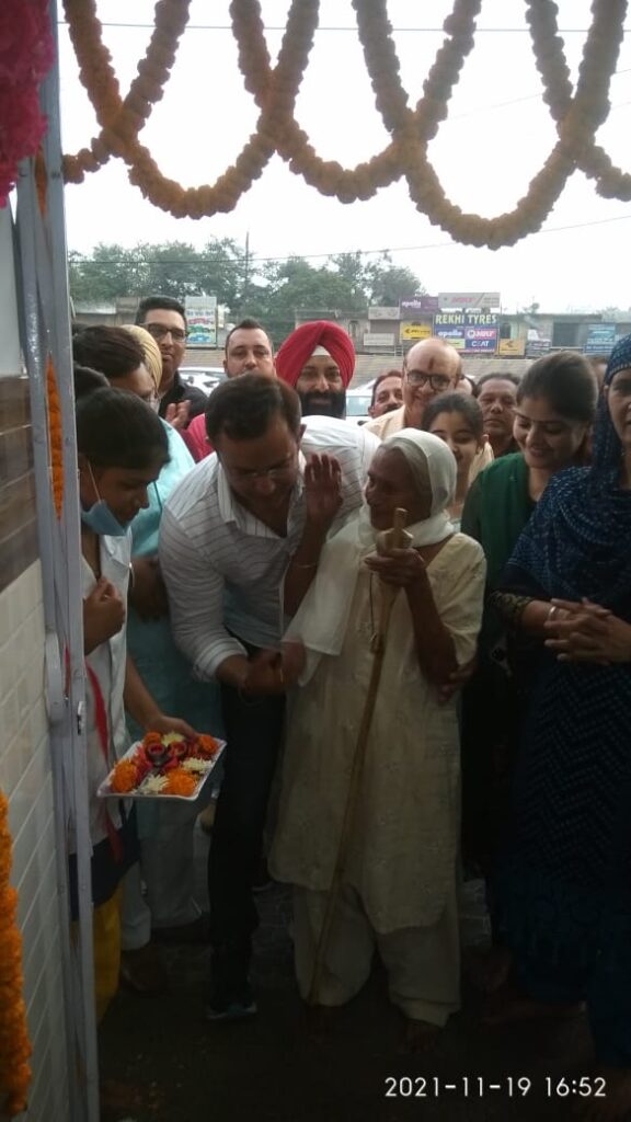 श्रीमती जोगिन्दर कौर द्वारा एस.बी.एस. हाॅस्पिटल भव्य शुभारंभ