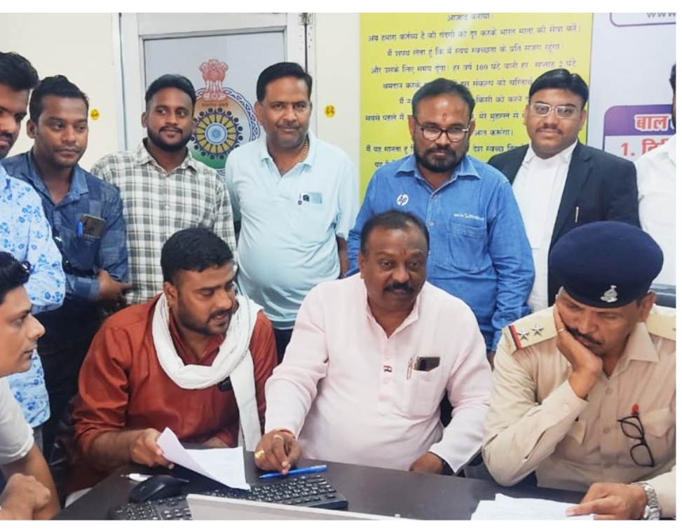 Kangana Ranaut के खिलाफ जुर्म दर्ज कराने पहुंचे कांग्रेसी