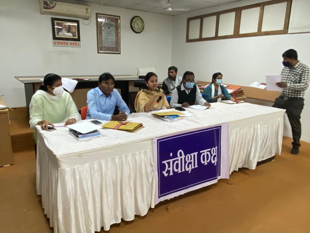 सोमवार को प्रतीक चिन्ह का भी होगा आबंटन