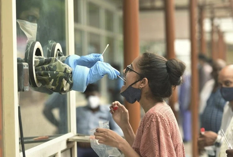 दिल्ली, मुंबई में कोरोना संक्रमण  तेजी से फैल रहा