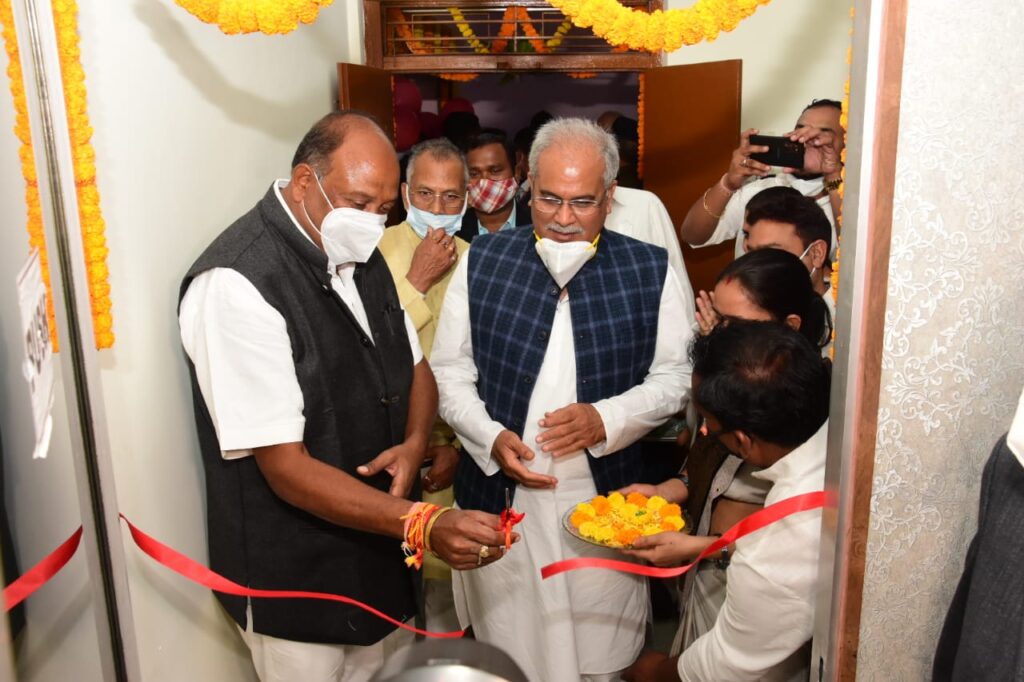 मुख्यमंत्री भूपेश बघेल, पदभार ग्रहण समारोह में आजीविका केंद्र के निर्माण