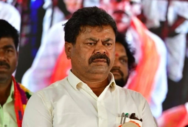 एमपी रेणुकाचार्य ,खुद को सरकार समझने वाले मंत्रियों को तुरंत बर्खास्त किया जाए