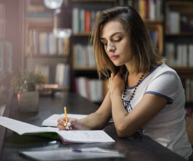 वास्तु के इन नियमों का स्टडी रूम में जरूर करें