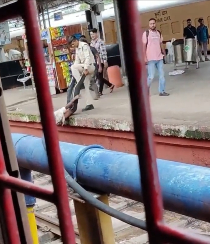 वृद्ध को लात-घूंसों से पीटा, कांस्टेबल निलंबित