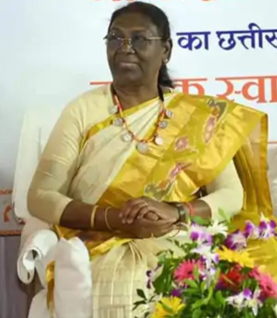 द्रौपदी मुर्मू की रायपुर पहुंचने पर हुआ भव्य स्वागत