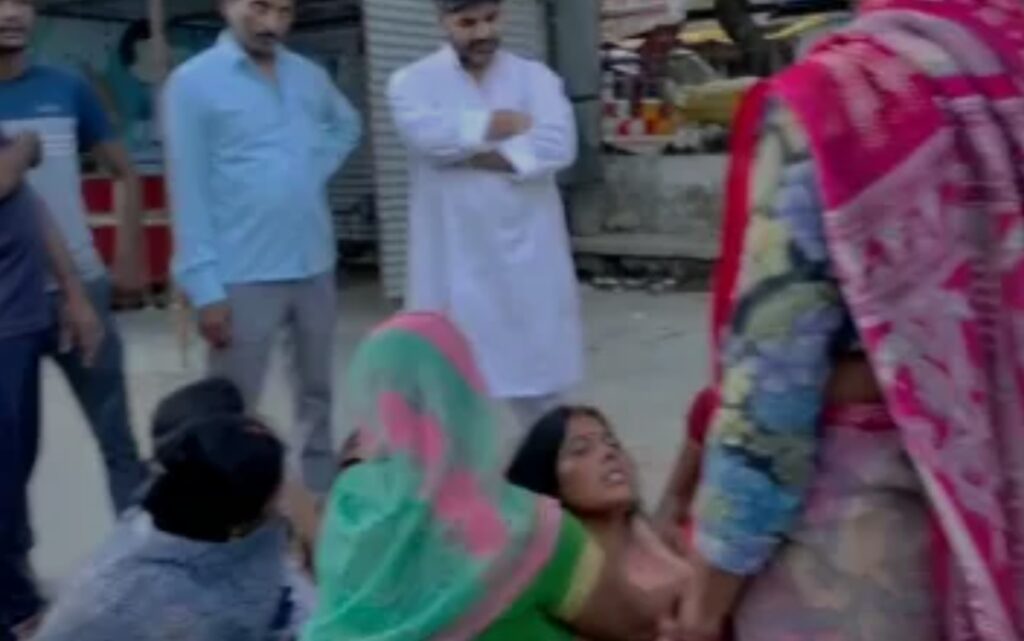 बाबा महेंदरनाथ मंदिर में दर्शन के दौरान भगदड़ में तीन की मौत, कई घायल