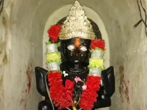 दुर्लभ भंवर गणेश जी की काले ग्रेनाइट मूर्ति चोरी