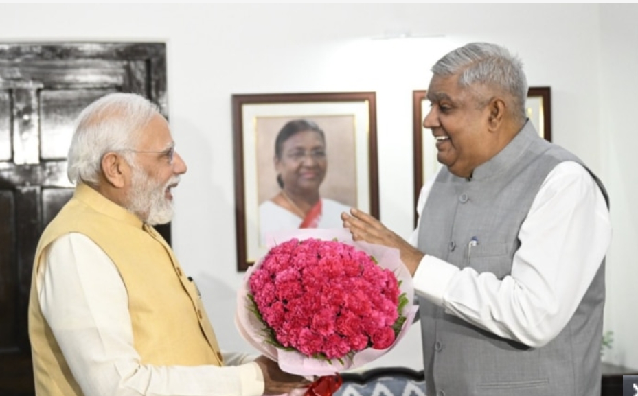 जगदीप धनखड़ को उपराष्ट्रपति चुने जाने पर,पीएम मोदी ने मिलकर दी बधाई