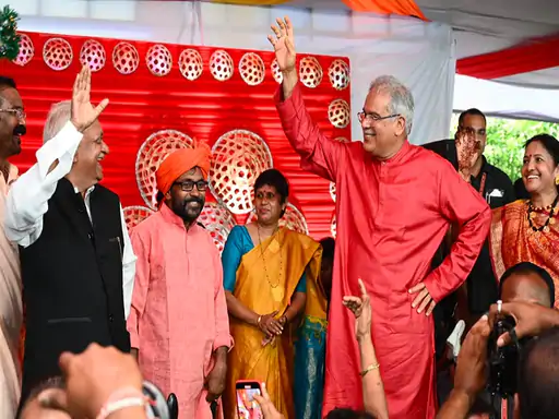 CM हाउस में तीजा-पोरा का उत्सव शुरू,दिल्ली से अल्का लांबा, रागिनी नायक शामिल