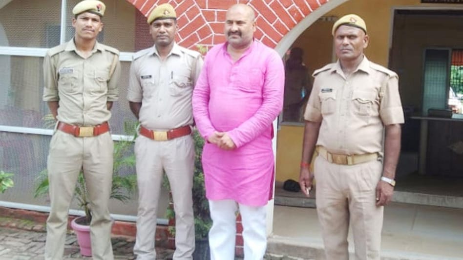 SP नेता की धमकी ‘अखिलेश सरकार नहीं तो क्या हुआ, राष्ट्रीय सचिव हूं… गाड़ी के साथ फूंक दूंगा’