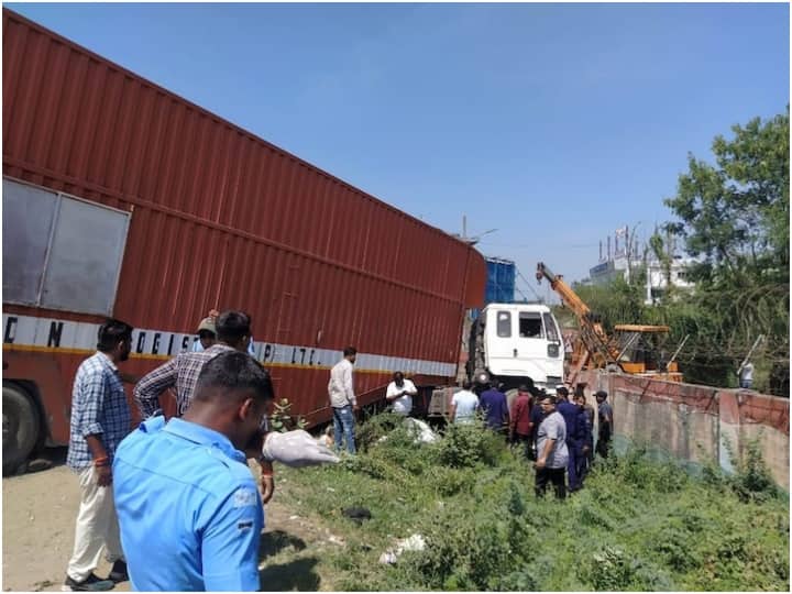 सड़क हादसे में 10 लोगों की मौत, पीएम मोदी ने किया मुआवजे का एलान