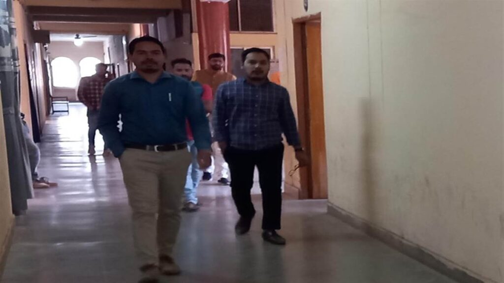 खनिज विभाग  में  ED का छापा,अधिकारी से कर रही है पूछताछ