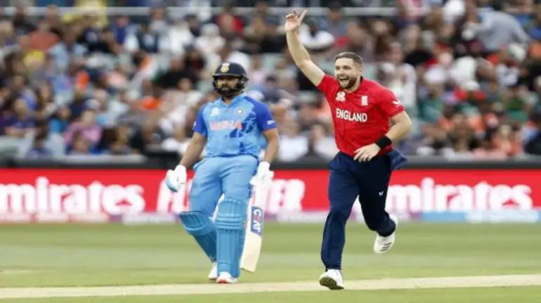 भारतीय टीम की शर्मनाक हार, फाइनल में पहुंचा इंग्लैंड