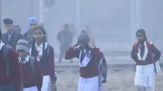 स्कूलों की टाइमिंग बदली,7 की जगह अब सुबह 8 बजे लगेंगी क्लासेस