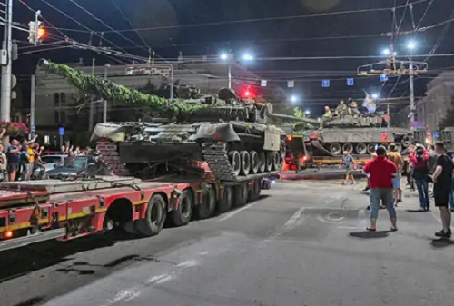 बगावत के 12 घंटे के अंदर ही झुका वैगनर ग्रुप, टैंकों का रास्ता मोड़ फील्ड कैंप को लौटे लड़ाके