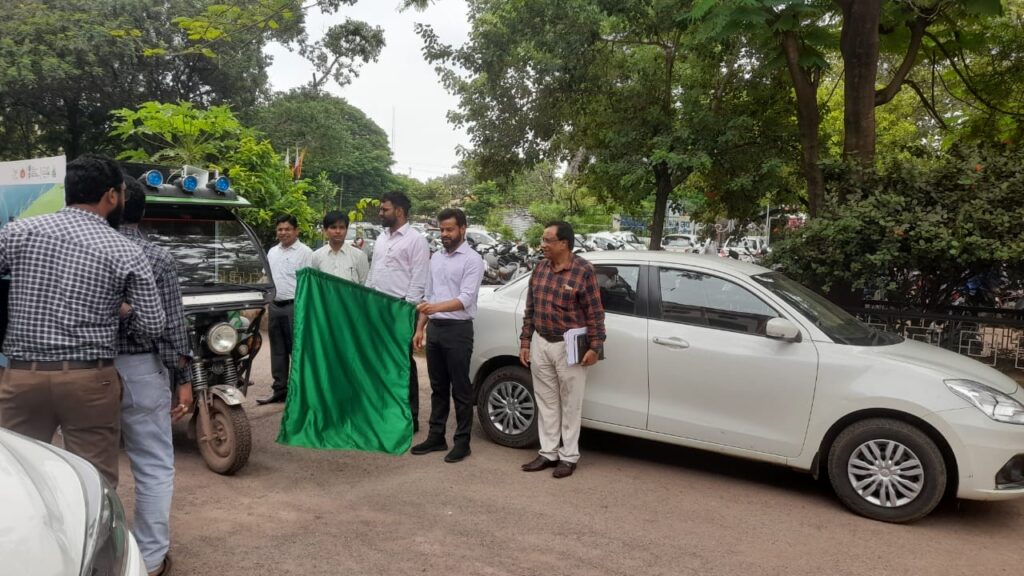 कलेक्टर ने फाइलेरिया उन्मूलन हेतु 15 प्रचार-प्रसार रथ को हरी झंडी दिखाकर रवाना किये