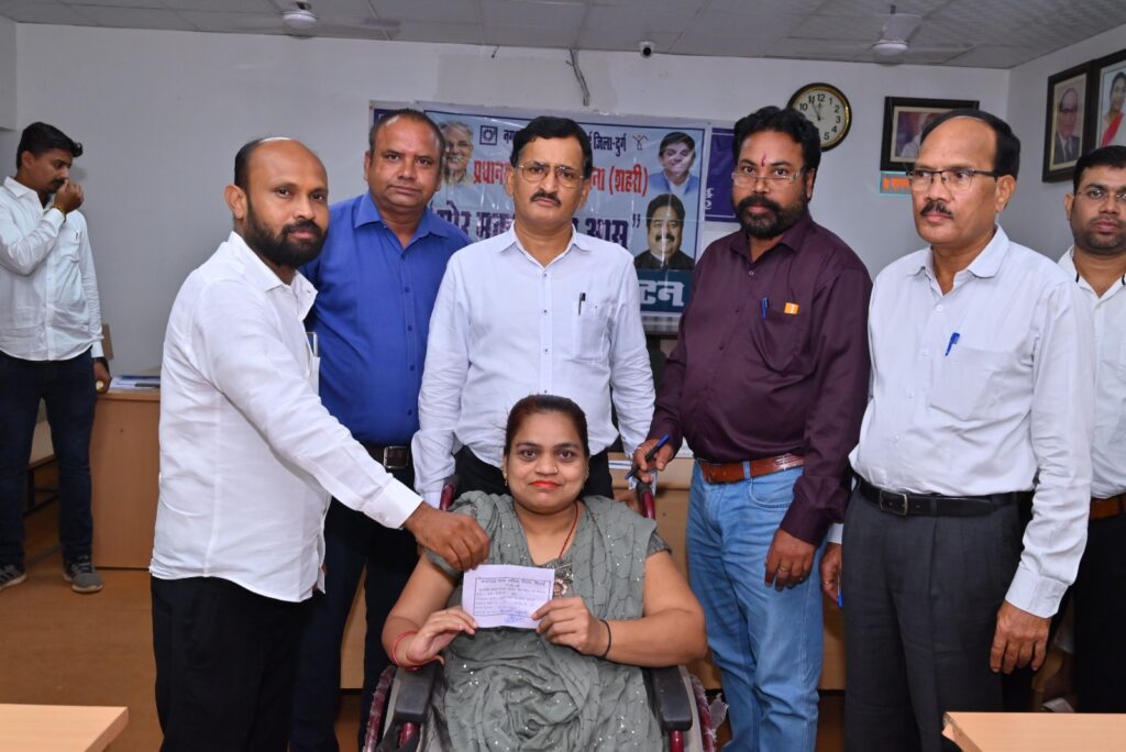 मोर मकान मोर आस योजना के तहत 3 वरिष्ठ एवं 1 दिव्यांग भी हुए शामिल,41 हितग्राहियों को मिला खुद का आवास