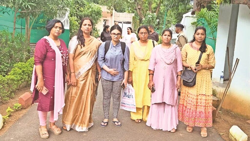 CISF के आइजी पर भतीजी को बंधक बनाने का आरोप, पीड़िता ने मौसी को लिखा पत्र