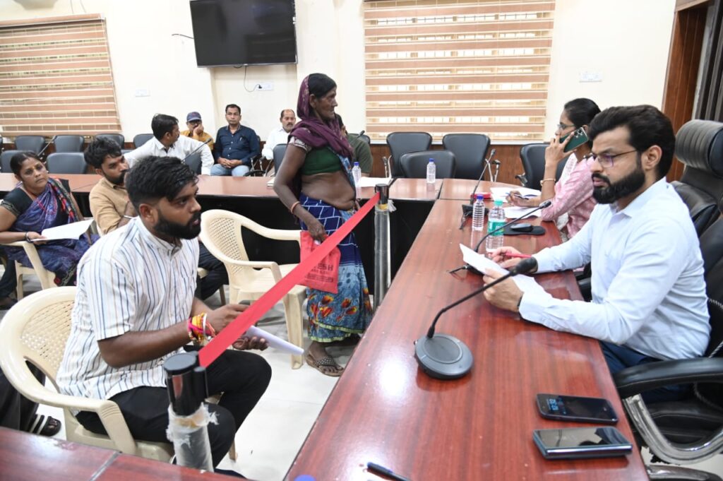 स्वास्थ्य विभाग व नगर निगम के अमले द्वारा डेंगू की रोकथाम हेतु सघन अभियान