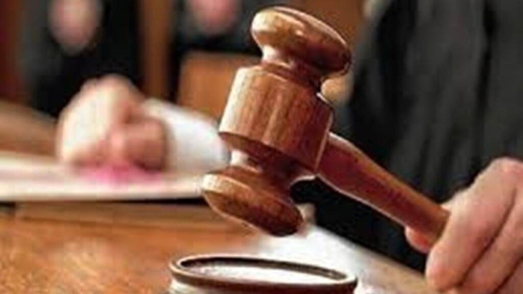 कोर्ट में देवेंद्र यादव विधायक और चंद्रदेव राय समेत नौ आरोपी पेश नहीं हुए गिरफ्तार के डर से लटके तलवार