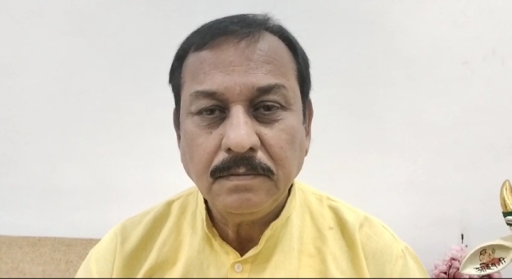 विजय बघेल ने भूपेश बघेल को कसा तंज: “महतारी वंदन योजना” की बढ़ती लोकप्रियता से घबराकर रात में सपना आया और सुबह वे  ‘ट्वीट’ करने लगे