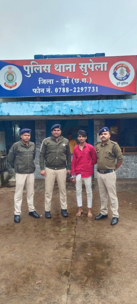 नाबालिक लड़की से अपहरण व दुष्कर्म का आरोपी बनारस से गिरफ्तार