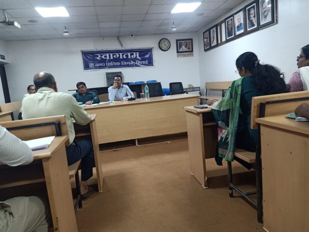 ग्रीष्म ऋतु में पेयजल की आपूर्ति के लिए आवश्यक तैयारी करें-आयुक्त