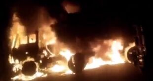 दो डंपरों की भिड़ंत