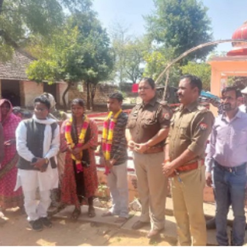 शादी से मुकरा प्रेमी तो प्रेमिका पहुंची थाने, मंदिर में करवा दी गई शादी