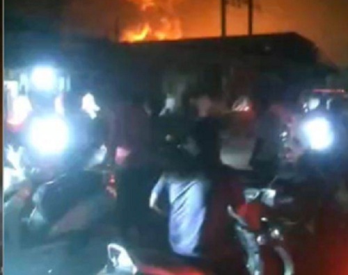 पेंट बनाने वाली कंपनी में लगी भीषण आग