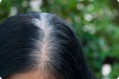 लोहे की कढ़ाई में मिलाये ये चीजें, जड़ से काले हो जाएंगे सफेद बाल, कभी नहीं लगानी पड़ेगी डाई