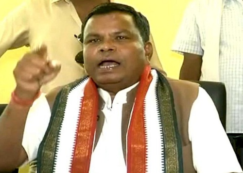 कवासी लखमा का अजीबोगरीब बयान, कहा- पैसा जेब में और शराब घर में रख लो, 4 जून को दारू पीकर सड़क पर नाचना