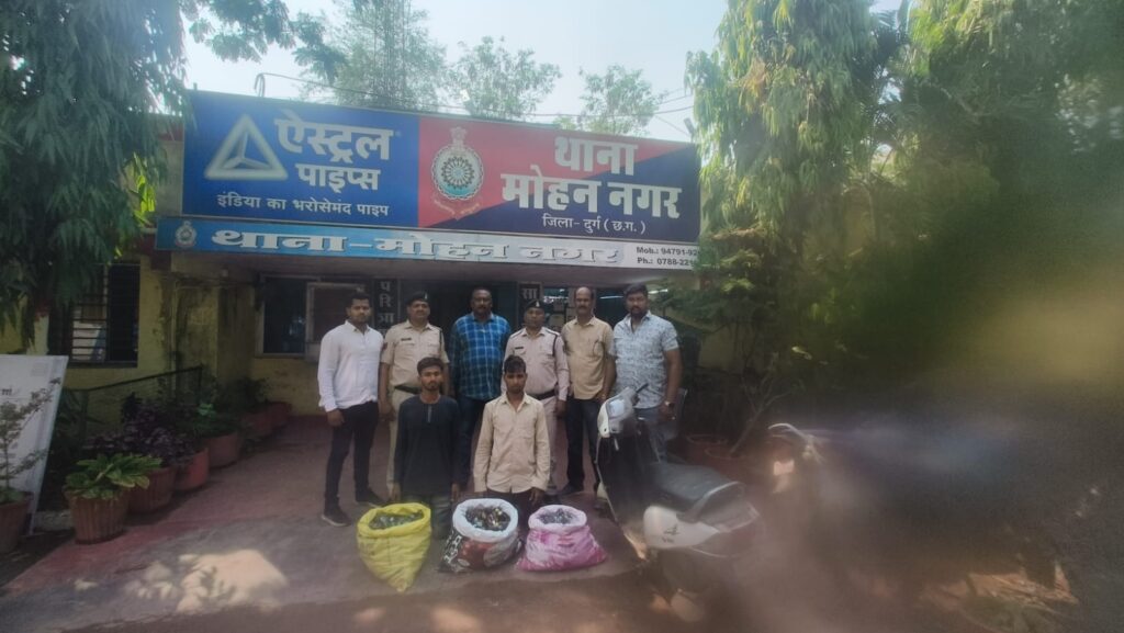 शराब का अवैध परिवहन करते नशे के कारोबारी चढे पुलिस के हत्थे