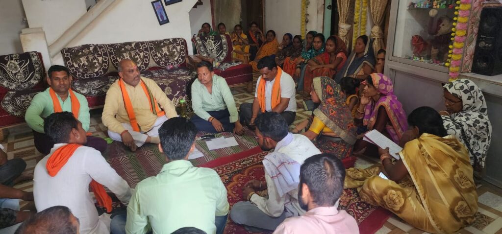 दुर्ग ग्रामीण विधानसभा क्षेत्र में ऐतिहासिक  जीत सुनिश्चित हो कार्यकर्ताओं को रिचार्ज करने में जुटे