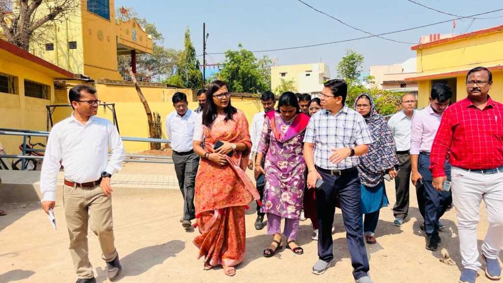 एग्जिट पोल पर प्रतिबंध – 19 अप्रैल को प्रातः 7 बजे से 1 जून को संध्या 6.30 बजे के बीच की अवधि तक