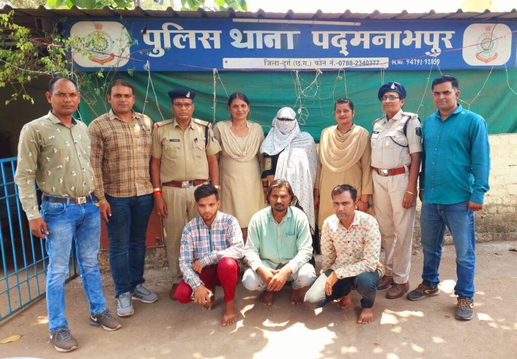 सूने मकान में पानी के पाईप के जरिये छत के रास्ते घर के अंदर घुसकर दिया था नकबजनी की घटना को अंजाम