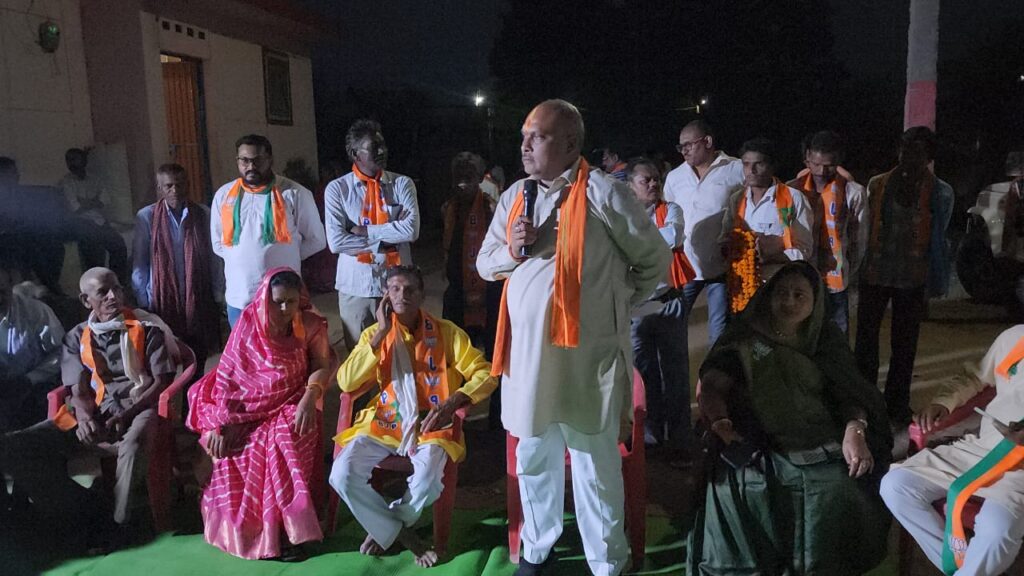 ग्रामीन क्षेत्र के सभी मंडलो में धुआंधार जनसंपर्क कर रहे विधायक ललित चन्द्राकर