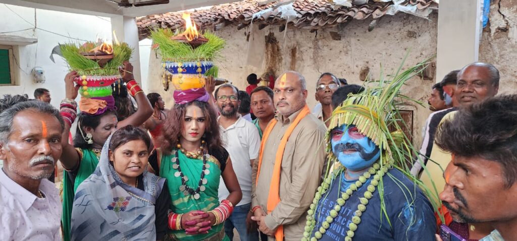 अक्ती ज्वारा,पुतरा,पुतरी विवाह कार्यक्रम में शामिल हुए- विधायक ललित चंद्राकर….