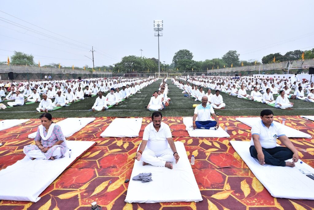जीवन योग शक्ति द्वारा वाई-क्यों की बातों के बजाय ख़ुशी उमंग उत्साह- फ्लाई  के रूप में चले..नो वाई ओनली फ्लाई…