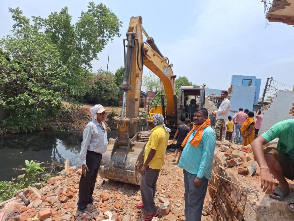 तेल्हा नाला के साथ ही अन्य छोटे-बड़े नालो का गहरीकरण एवं चैड़ीकरण का कार्य शीध्रता से जारी,