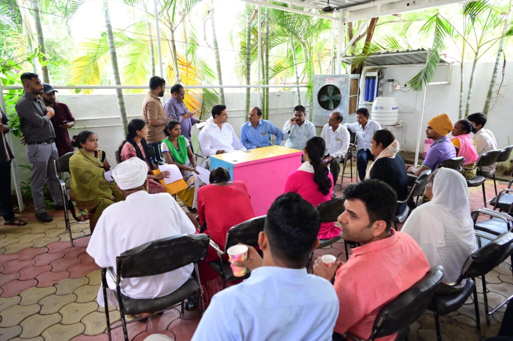 फेरो स्क्रैप निगम लिमिटेड का विनिवेश की कार्यवाही से नाराज कर्मचारियों ने विधायक से मुलाकात कर सौंपा ज्ञापन